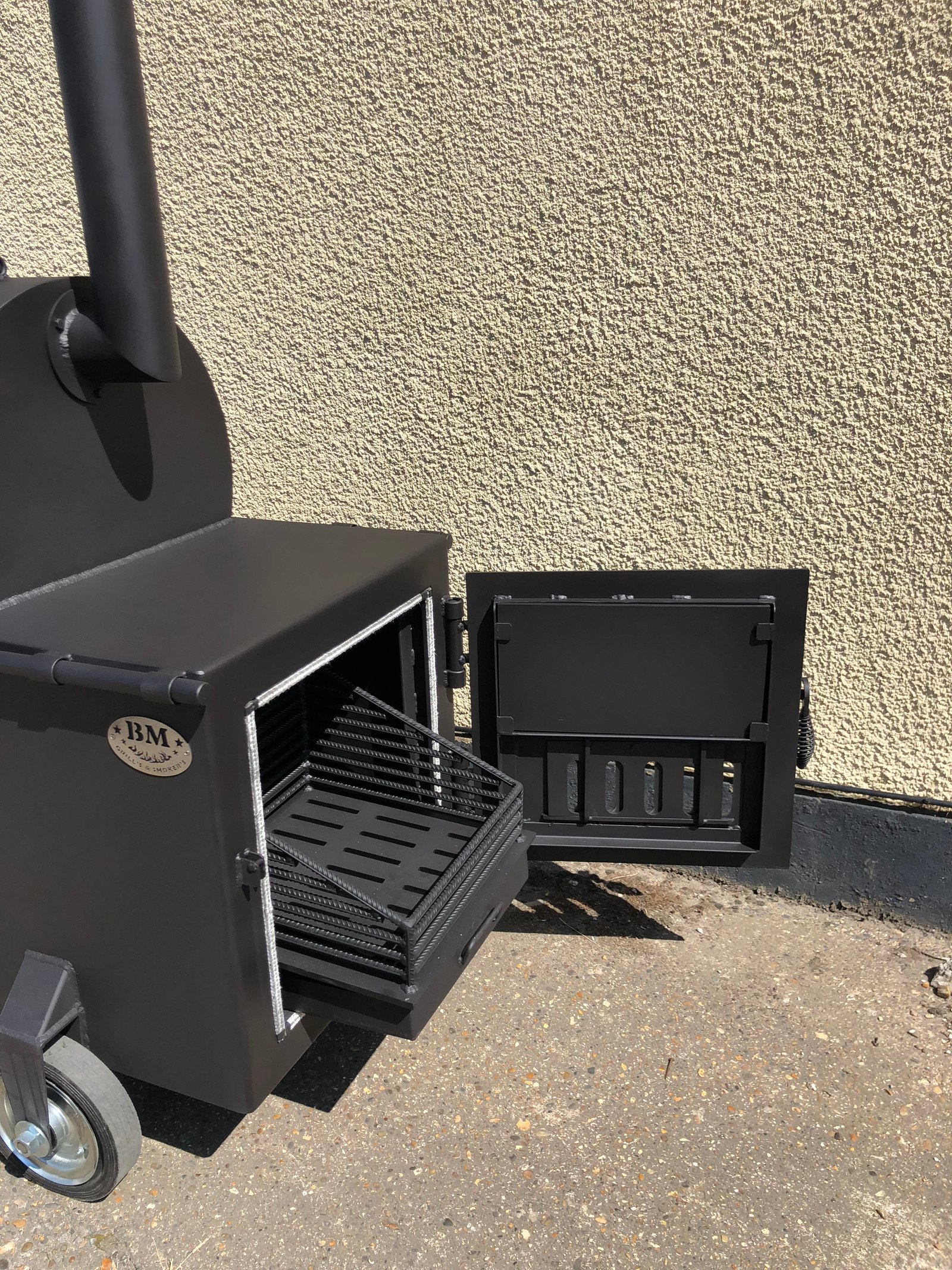 small reverse flow smoker